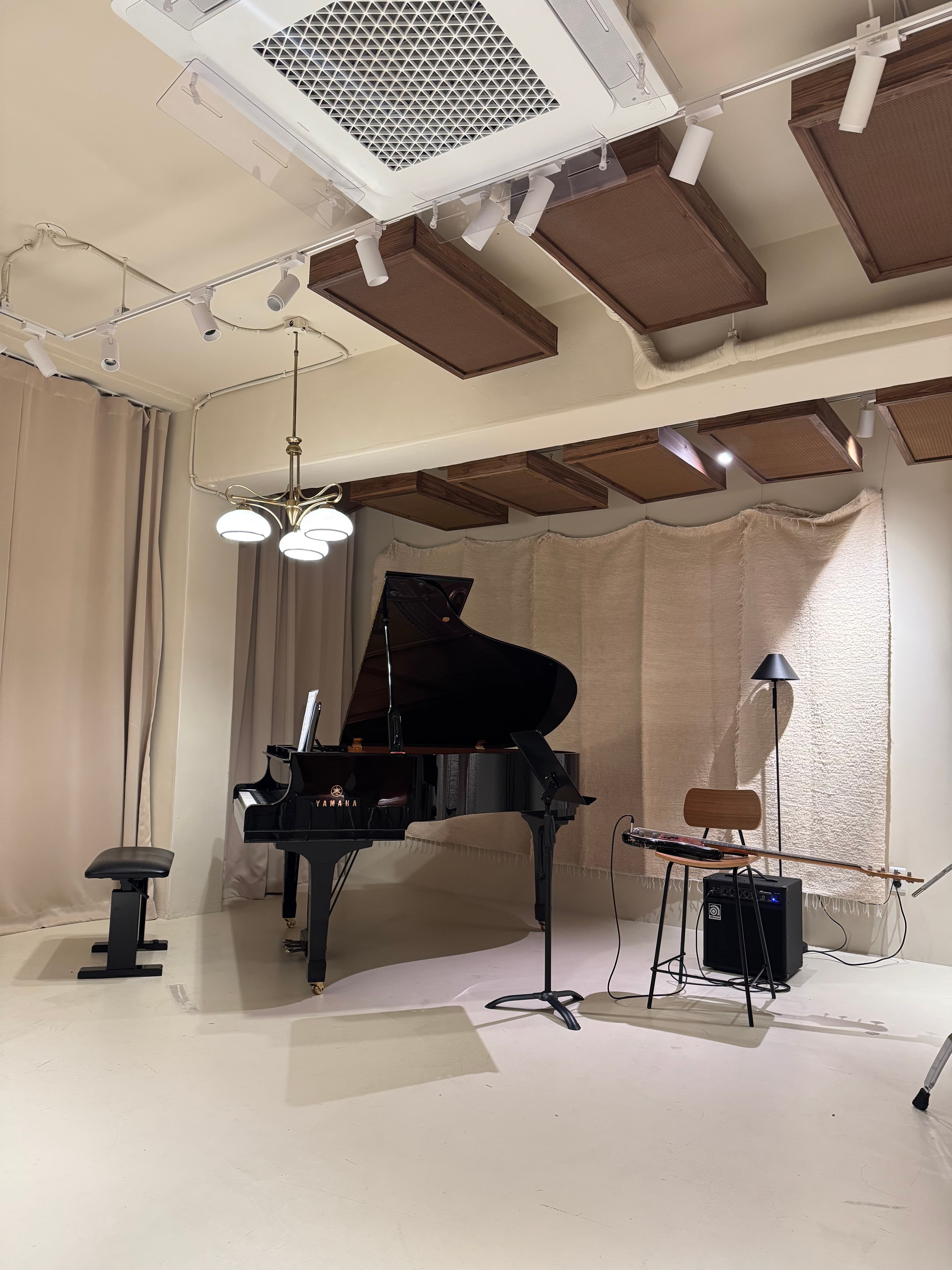 이경진의 우리를 위한 작고 따뜻한 클래식 공연 리뷰 이미지