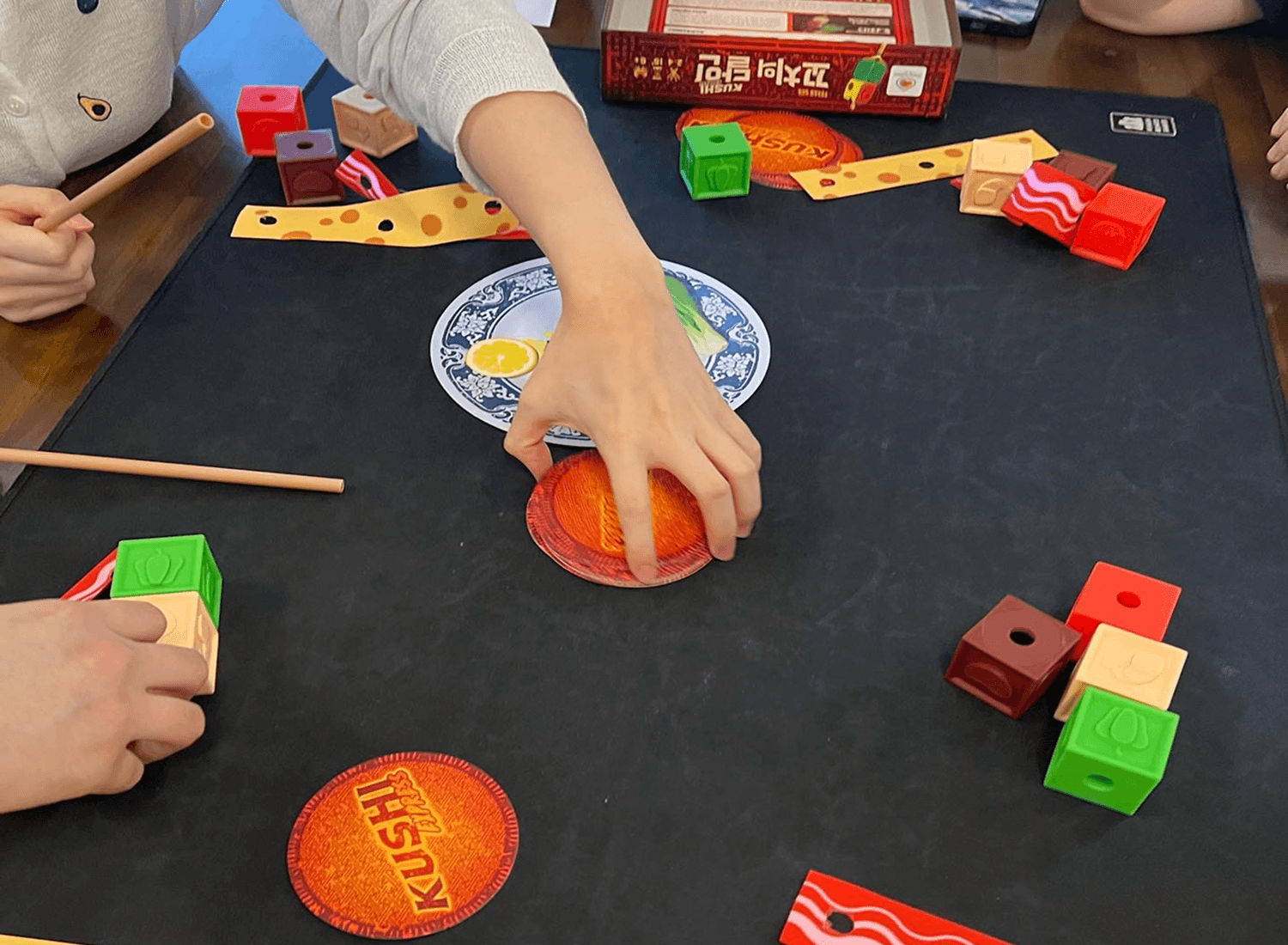 혼자 와서 함께 노는 보드게임 천국 