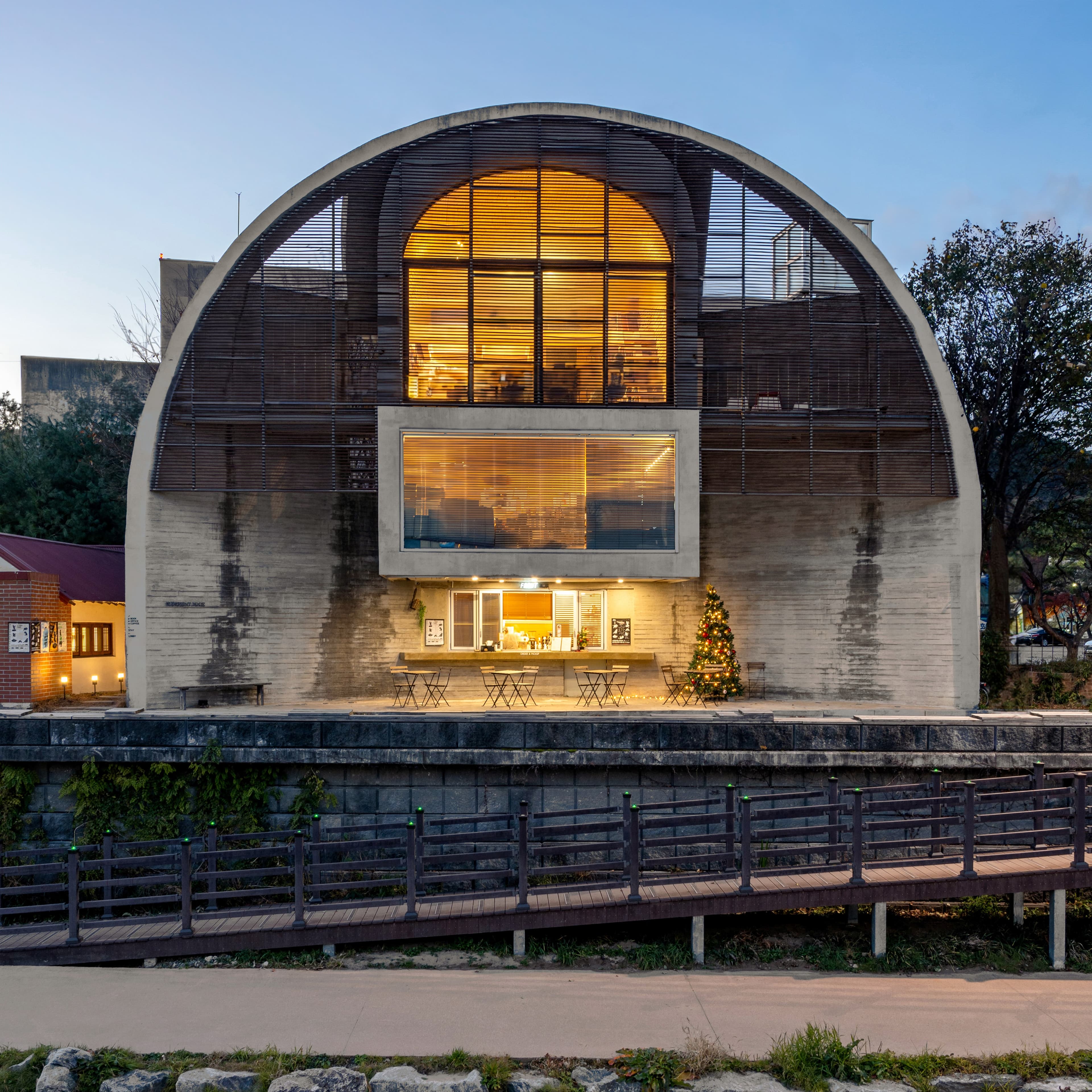 도망가자, 휴식이 기다리는 낯선 동네로